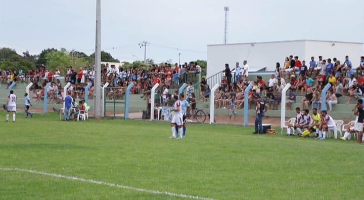 Secretaria de Esportes dá início ao Campeonato Municipal de Futebol e conta com o apoio de centenas de torcedores